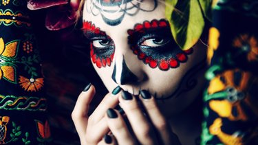 Sol y Tequila Especial Dia de Muertos